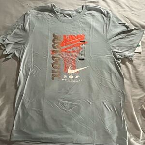 Nike Men's Light Gray and Orange Graphic Tee
